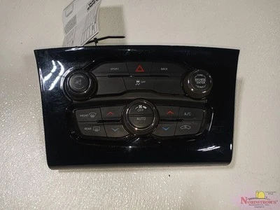 Chrysler 300 2016 controles de temperatura Foto 1 de 4