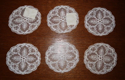 6 kleine Florentiner Tüll Deckchen-Spitzendeckchen-Tischdecke - Bild 1 von 4