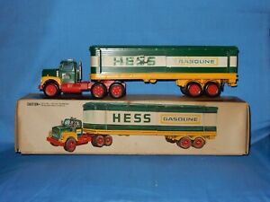 Vintage Hess 1976 Semi Trailer Truck Toy  w Box Barrel and Inserts