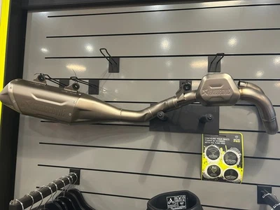 Sistema de escape completo Triumph TF250-X Akrapovic #A9601343 modelo de pantalla Foto 1 de 4