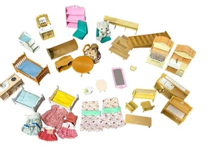 Calico Critters Küchenmöbel Set 40 Teile teils Vintage 2 Tiere Kleidung  - Bild 1 von 24