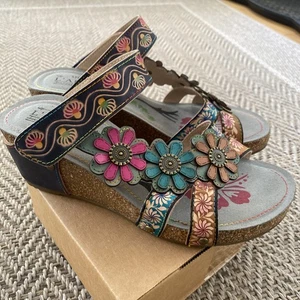 L'Artiste Flower Power Delight Slide Spring Step Wedge Sandals Sz 37 US6.5-7 - Picture 1 of 9