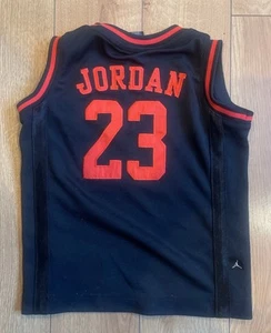 Kids Air Jordan Black Red Stitched Jersey Toddler Size 4 XS Extra Small 4 Years - Picture 1 of 4