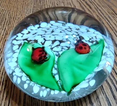 PISAPAPELES VINTAGE CRISTAL LADYBUGS ON HOJAS Foto 1 de 4