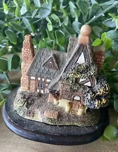 Englische Tudor Stil Landhaus Haus Sammlerstück Resin Figur - Bild 1 von 3