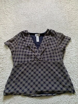 Villager 女式几何短袖 V 领侧拉链衬衫多色 10 码 — 第 1/4 张图片