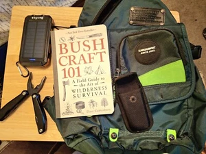 Messenger Bag WITH Solar Charger, MultiTool And Survival Guide - Picture 1 of 7