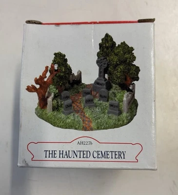 Liberty Falls AMERICANA The Haunted Cemetery 2001 AH227b Halloween Foto 1 de 4