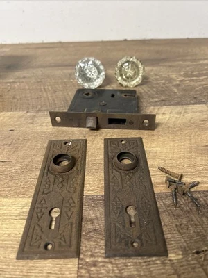 Juego de cerraduras de mortaja vintage con perillas de puerta y placas traseras Foto 1 de 4