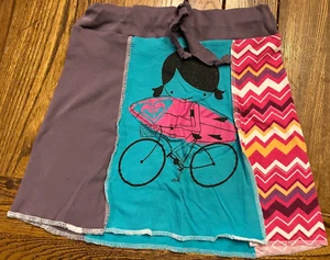 5T Chicas Hecha a Mano Camiseta Reciclada - Roxy Surf Chica en Bicicleta - Imagen 1 de 4