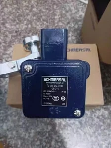 1pcs, Schmersal, new original limit switch TL422-01y-U180-2512-6, free shipping - Picture 1 of 3