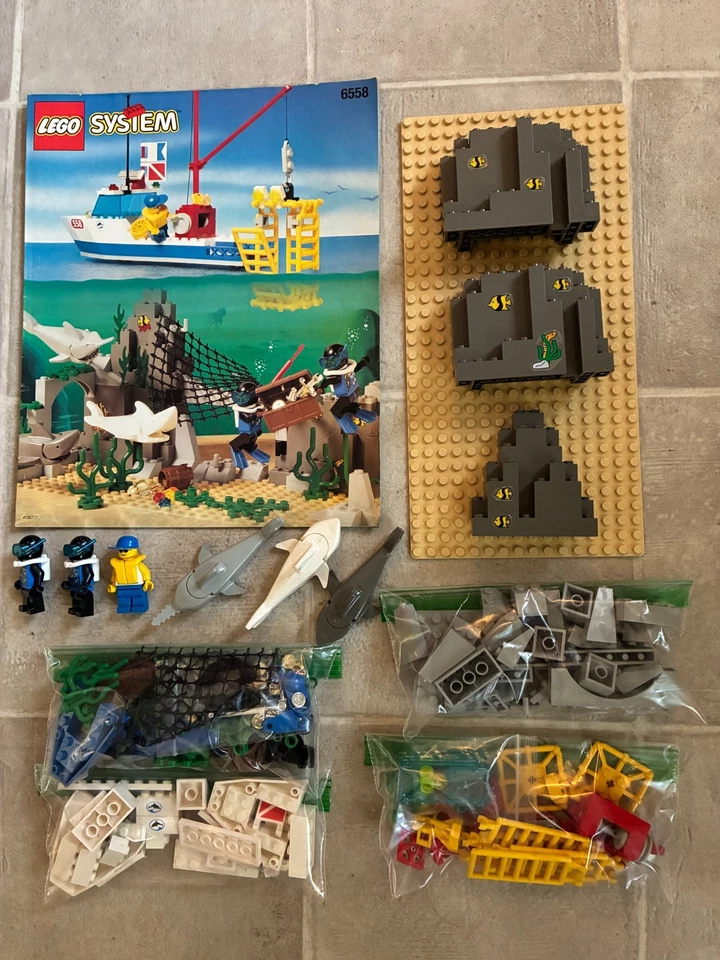 Lego 6558 Town Divers SHARK CAGE COVE w/Instructions - Image 1 of 2