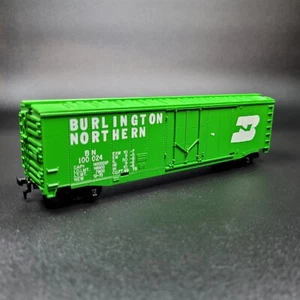 HO Scale, TYCO, BURLINGTON NORTHERN Box Car - Picture 1 of 4