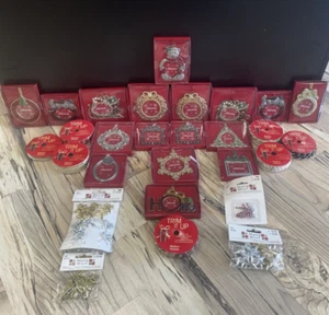 Adornos y adornos Michaels *Incluye 17 adornos, 8 adornos y 4 minis alegres* - Imagen 1 de 8