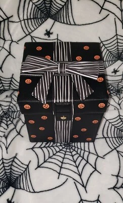 NIGHTMARE CHRISTMAS GIFT BOX SHAPED PURSE BAG CROSS BODY~NW~JOLLYWEEN BACKSTITCH - Image 1 of 4