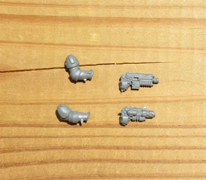 40K Blood Angels Captain Inferno Pistol & Heavy Bolt Pistol Arms Bits - Picture 1 of 1