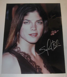 SELMA BLAIR VINTAGE SIGNED 8" x 10" AUTOGRAPHED COLOR PHOTOGRAPH - Picture 1 of 2