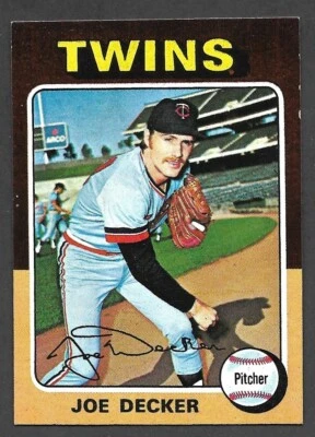 1975 TOPPS MINI #102  Joe Decker  MINNESOTA TWINS  EX-MINT+   A - Image 1 of 2