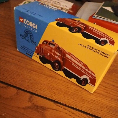 Corgi 19201 Bedford S Fire Tanker Cambridgeshire Fire Rescue Boxed With Cert - Image 1 of 3