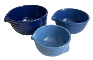 Set of 3 CLAY ART Batter Mixing Nesting Bowls Blue Hues Ribbed Spout Rare Handle - Picture 1 of 9