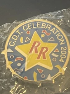 RED ROBIN CDT CELEBRATION 2006 BLUE STAR RR Restaurants Lapel Pin Rare Vintage - Picture 1 of 1