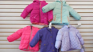 Kleinkind Mädchen verschiedene gefütterte Jacken Größe 3T - Bild 1 von 11