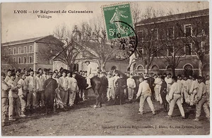 CPA - 69 - LYON - MILITAIRE - 10è Régiment de Cuirassiers - Voltige. - Imagen 1 de 1