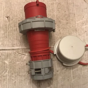 AH530P7W 309 Pin & Sleeve Watertight Connector 30A 480V With Cap - Picture 1 of 5