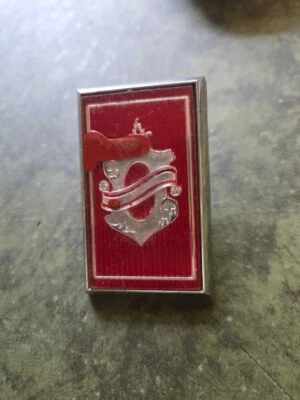 Oldsmobile Starfire Toronado 1980 1981 cubierta de rueda emblema central. 555820 Foto 1 de 3