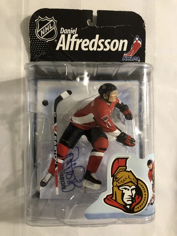 Daniel Alfredsson Signed NHL Ottawa Senators Series 20 McFarlane Figure 2008 NIB Cover