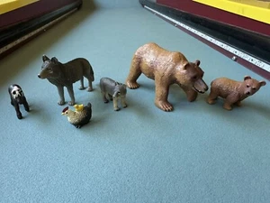 Lot Of 6 Animals - 2 Terra By Battat Bears / 2 Mojo Wolves / Safari Ltd Pony Hen - Picture 1 of 14