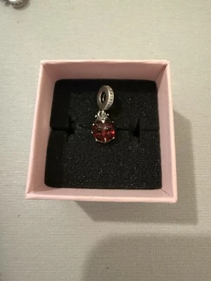 Original Pandora Marienkäfer Charm – 925 Silber mit rotem Glas, Glücksbringer - Bild 1 von 4