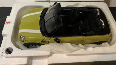 Mini Cooper Cabriolet 2009 Kyosho 1/18 Dealer Édition yellow - Image 1 of 4