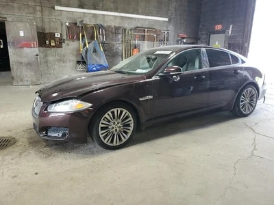 AC Compressor ID C2D38105 Fits 10-15 XJ 11922829 - Image 1 of 4