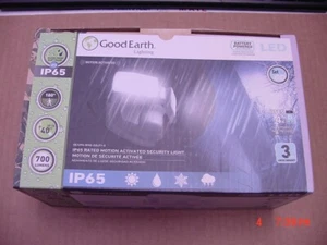 Good Earth IP65 Rated Motion Activated Security Light 700 Lumens Up To 40FT - Picture 1 of 6