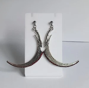 Pendientes de espada, anime, manga, negro y rojo y plata - Imagen 1 de 3