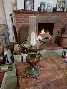 Vintage Messing Öllampe mit Glaskamin elektrisch betrieben, 53 cm hoch - Bild 1 von 7