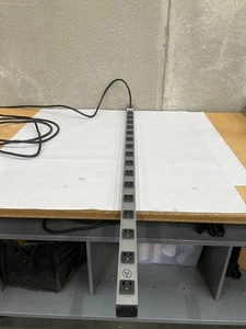 Tira de alimentación vertical TRIPP LITE 15A 120V (16 salidas) PS4816 - Imagen 1 de 4