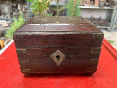 Raro joyero vintage hecho a mano indio de madera y latón con cerradura de seguridad Foto 1 de 4