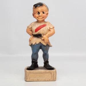 Figura de premio Red Feather Community Chest Campaign 1946 - Imagen 1 de 9