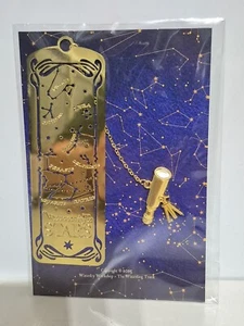 Marca de libro de metal escrita en las estrellas del baúl mágico Harry Potter - Imagen 1 de 1
