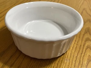Corning Ware ciotola bianca francese 16 oz gres forno microonde sicuro vintage - Foto 1 di 5