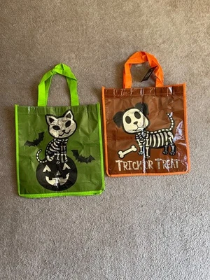 Juego de 2 bolsas de Halloween truco o trato diseños esqueleto gato y perro reutilizables Foto 1 de 4