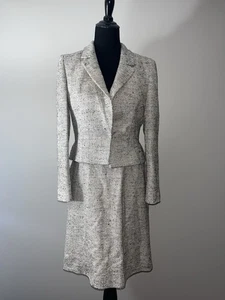 Woman Valentino Tweed Gray Skirt Suit Size 12 Polyester - Picture 1 of 14