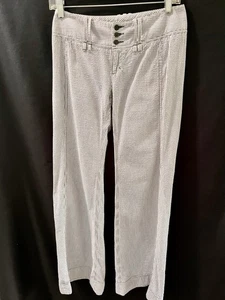 Free People Pantalone grigio e bianco a righe Seersucker cotone fondo svasato - Taglia 0 - Foto 1 di 3