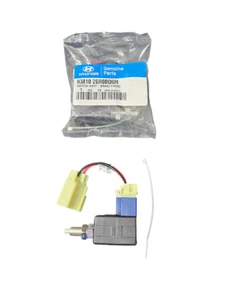 HYUNDAI BRAKE PEDAL SWITCH ASSEMBLY - Picture 1 of 6