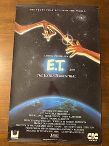 Vintage E.T The Extra Terrestrial 1982 Cinema Movie Poster - Free Postage - Picture 1 of 11