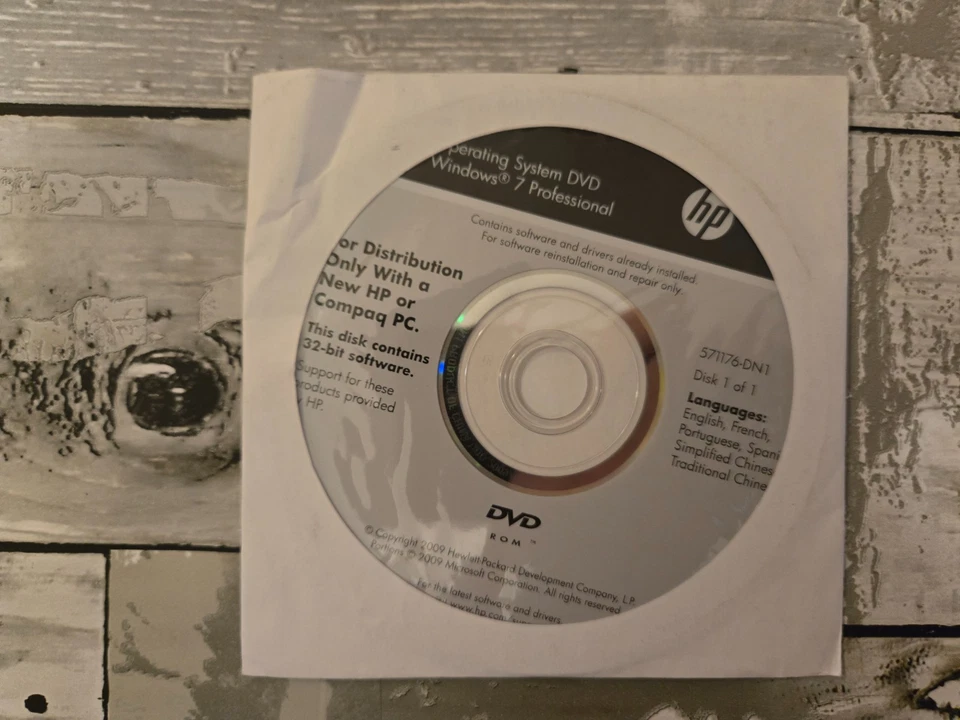 NEW  HP Compaq Windows 7 Professional Operating System DVD~32-Bit~Recovery - Image 1 of 1