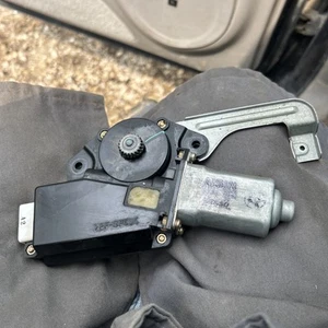01-04 Toyota Highlander 01-07 Toyota Sequoia Sunroof Motor OEM 471723-10040 - Picture 1 of 3