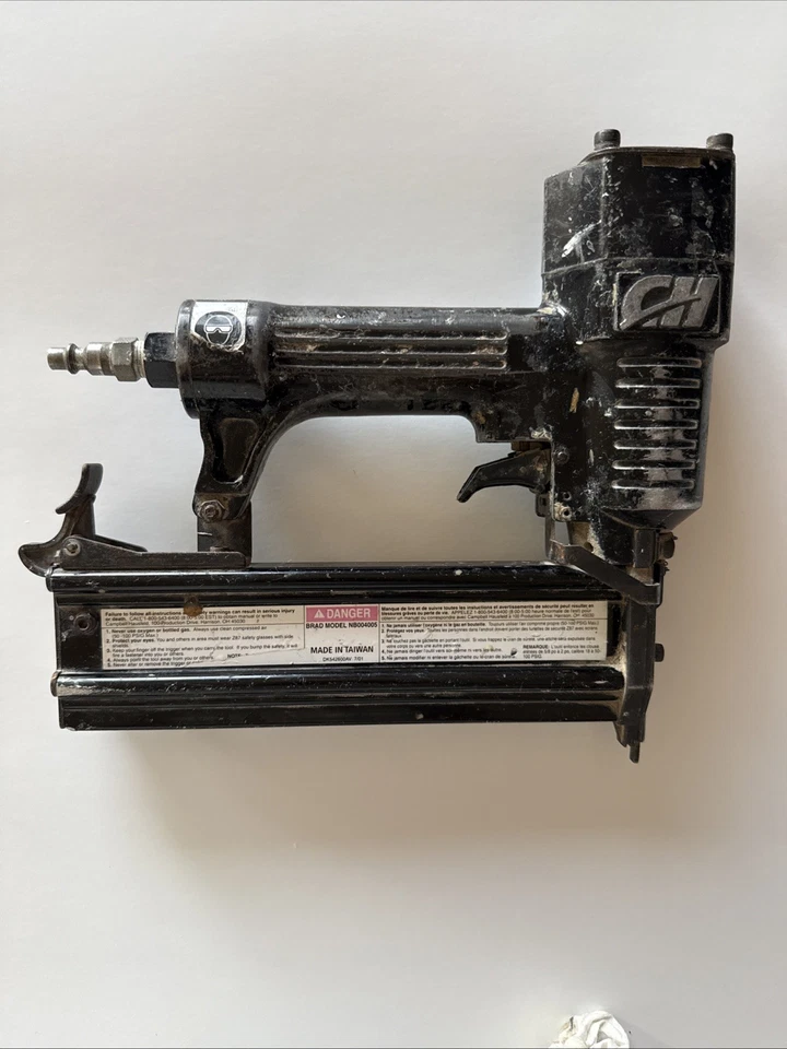 Clavadora Brad Campbell Hausfeld modelo NB0030 Foto 1 de 4